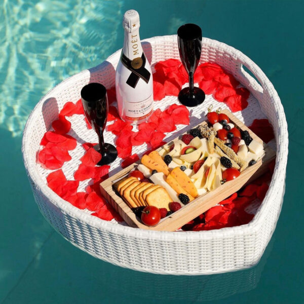 https://new.floatingbreakfast.gr/wp/wp-content/uploads/2018/06/floating-breakfast-diskos-pisinas-gia-sampania-mikros-kardia-floating-breakfast-pou-epiplei-600x600.jpg