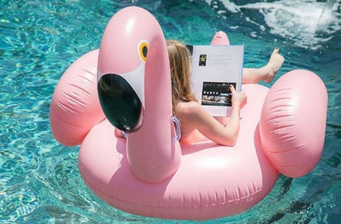 https://new.floatingbreakfast.gr/wp/wp-content/uploads/2020/03/fouskota-pisinas-pigasos-roz-flamingo.jpg